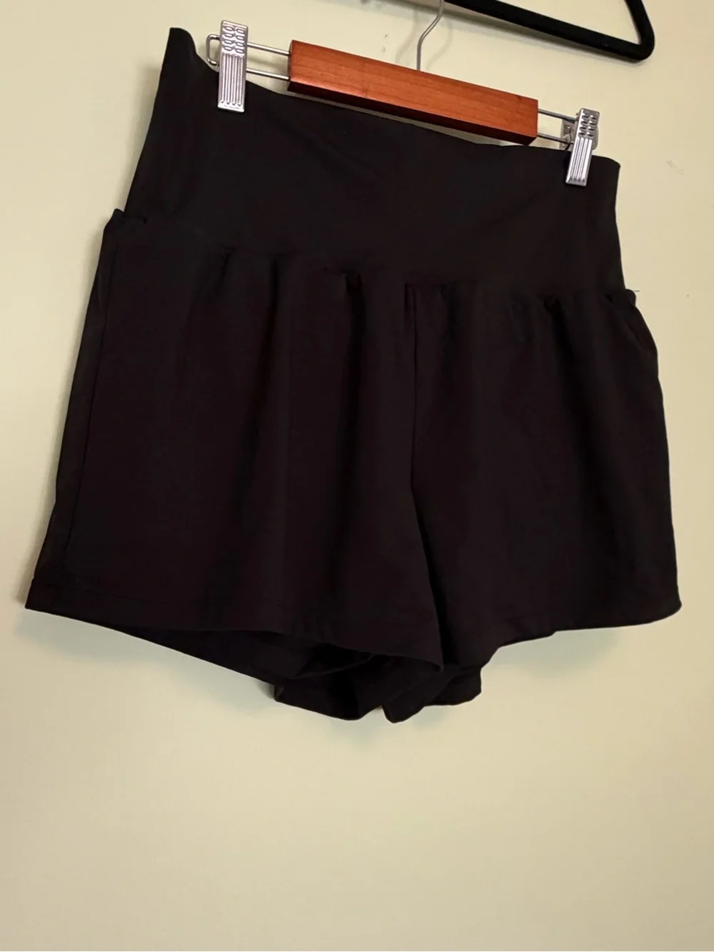 Halara High-Waist Black Women’s Athletic Shorts size large
